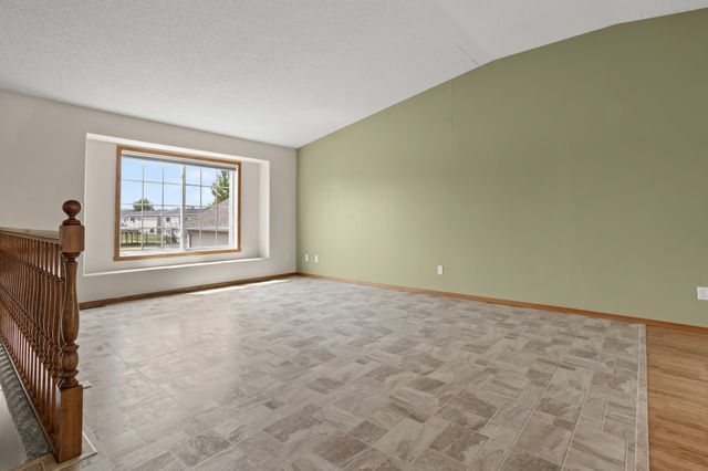 1860 Huntington Lane, West Fargo, ND 58078