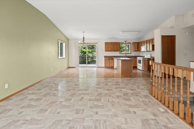 1860 Huntington Lane, West Fargo, ND 58078