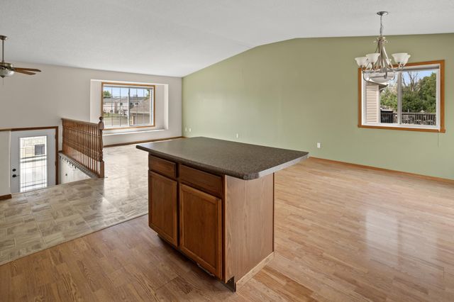 1860 Huntington Lane, West Fargo, ND 58078