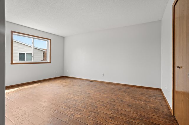 1860 Huntington Lane, West Fargo, ND 58078