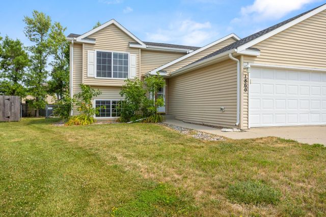 1860 Huntington Lane, West Fargo, ND 58078