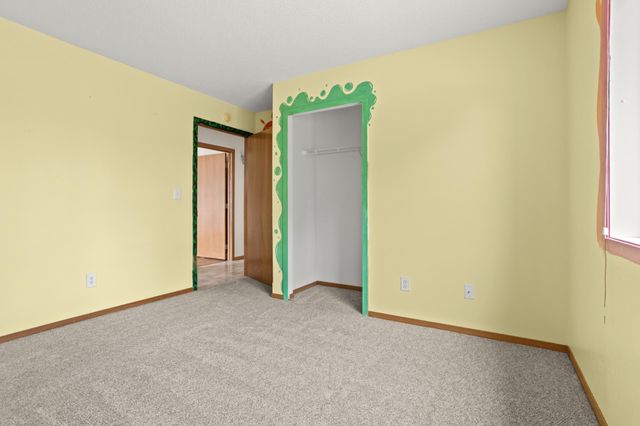 1860 Huntington Lane, West Fargo, ND 58078