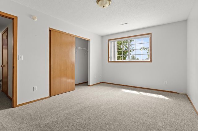 1860 Huntington Lane, West Fargo, ND 58078