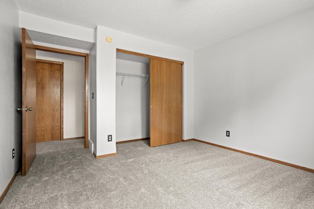 1860 Huntington Lane, West Fargo, ND 58078