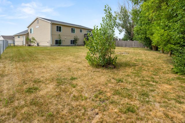 1860 Huntington Lane, West Fargo, ND 58078