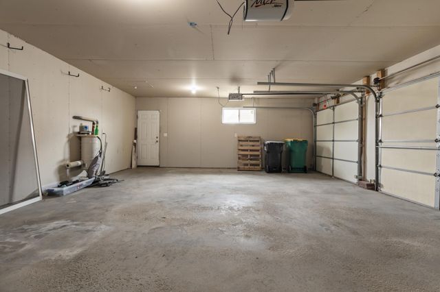 1860 Huntington Lane, West Fargo, ND 58078