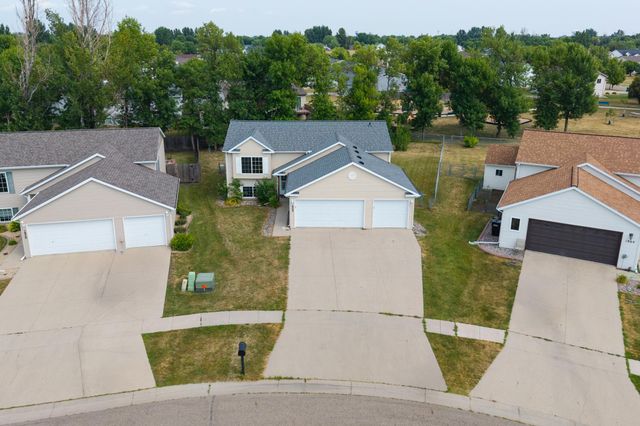 1860 Huntington Lane, West Fargo, ND 58078
