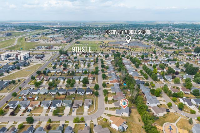 1860 Huntington Lane, West Fargo, ND 58078