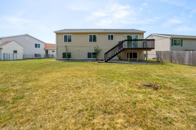 1860 Huntington Lane, West Fargo, ND 58078