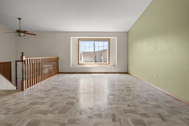 1860 Huntington Lane, West Fargo, ND 58078