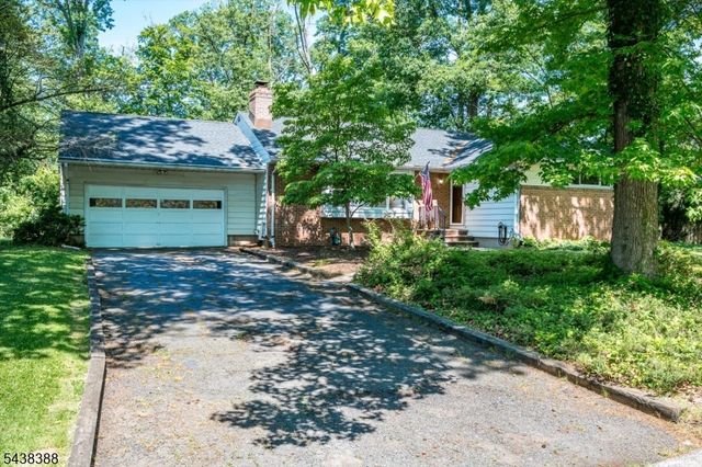 9 Clive Hills Rd, Edison Twp., NJ 08820