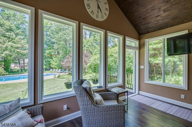 9 Clive Hills Rd, Edison Twp., NJ 08820