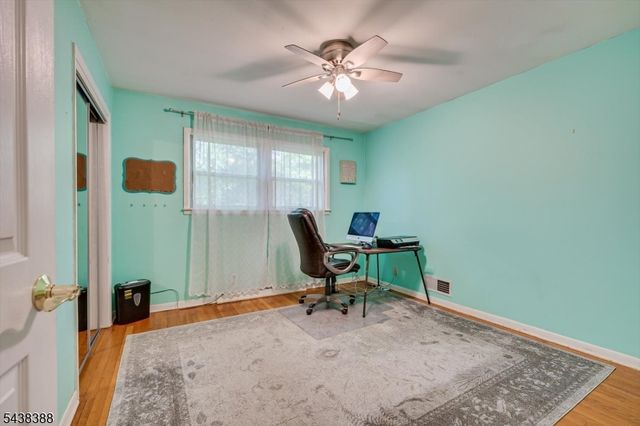 9 Clive Hills Rd, Edison Twp., NJ 08820