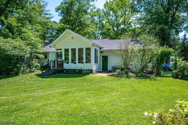 9 Clive Hills Rd, Edison Twp., NJ 08820