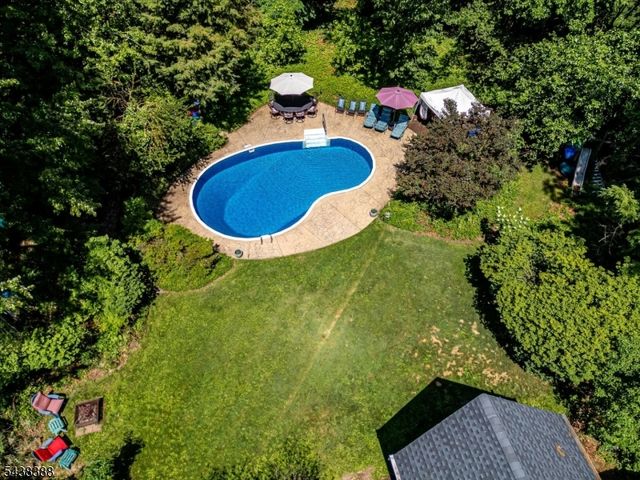 9 Clive Hills Rd, Edison Twp., NJ 08820