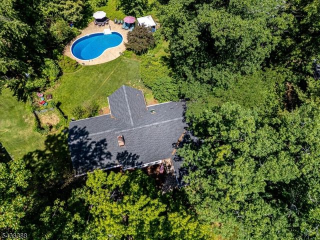 9 Clive Hills Rd, Edison Twp., NJ 08820