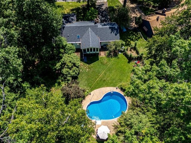 9 Clive Hills Rd, Edison Twp., NJ 08820