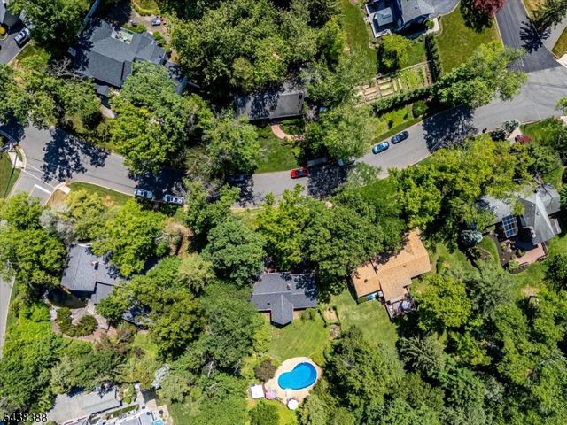9 Clive Hills Rd, Edison Twp., NJ 08820