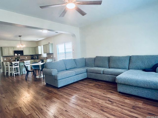211 Mirror Lk, San Antonio, TX 78260