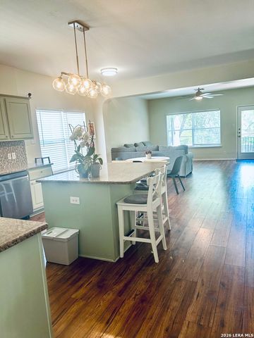 211 Mirror Lk, San Antonio, TX 78260