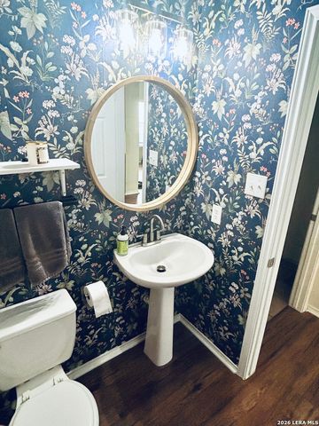211 Mirror Lk, San Antonio, TX 78260