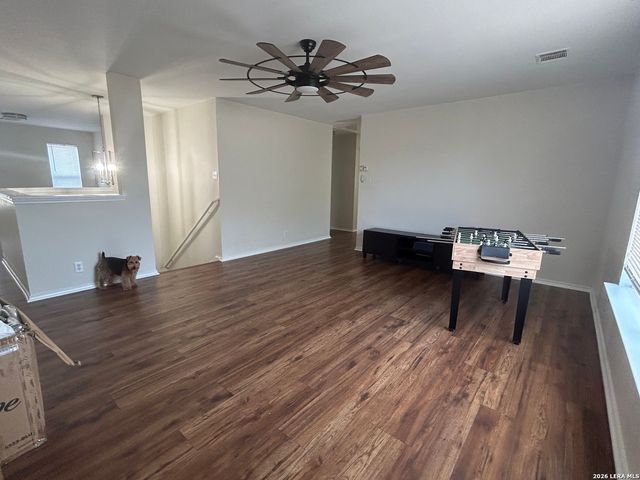 211 Mirror Lk, San Antonio, TX 78260