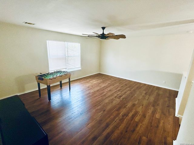 211 Mirror Lk, San Antonio, TX 78260