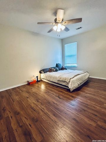 211 Mirror Lk, San Antonio, TX 78260