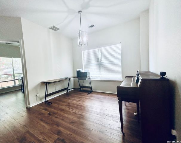 211 Mirror Lk, San Antonio, TX 78260