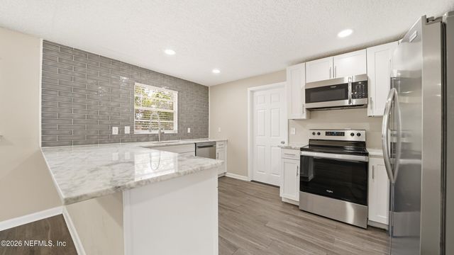 586 MADEIRA Drive, Orange Park, FL 32073