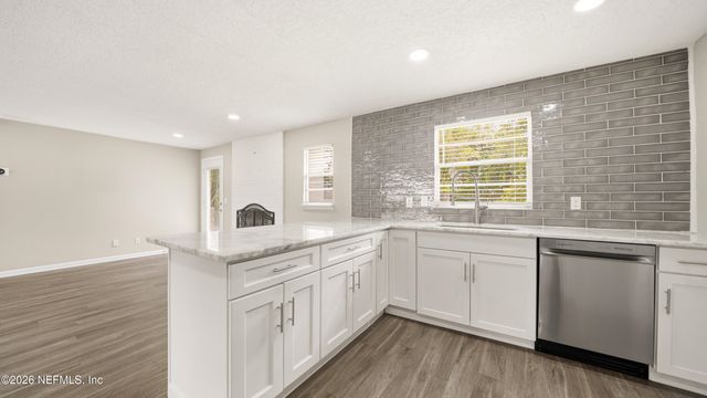 586 MADEIRA Drive, Orange Park, FL 32073