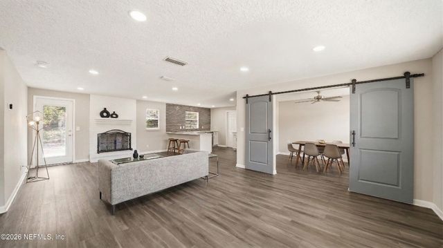 586 MADEIRA Drive, Orange Park, FL 32073