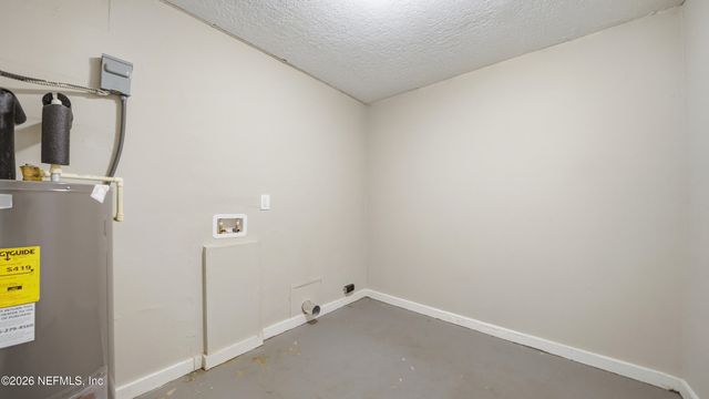 586 MADEIRA Drive, Orange Park, FL 32073