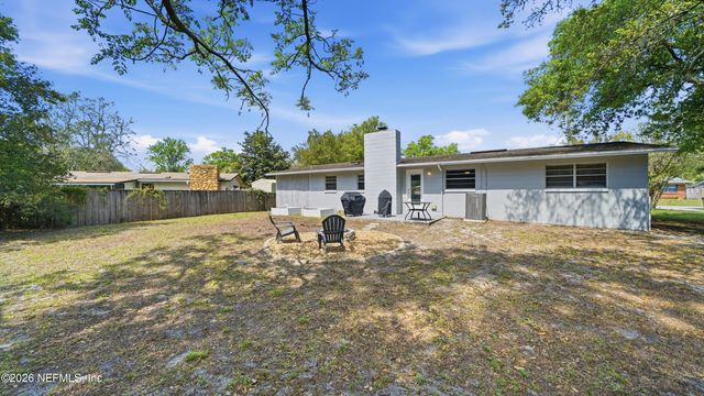 586 MADEIRA Drive, Orange Park, FL 32073
