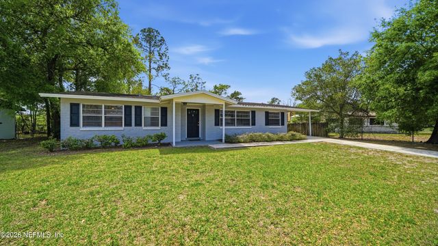 586 MADEIRA Drive, Orange Park, FL 32073