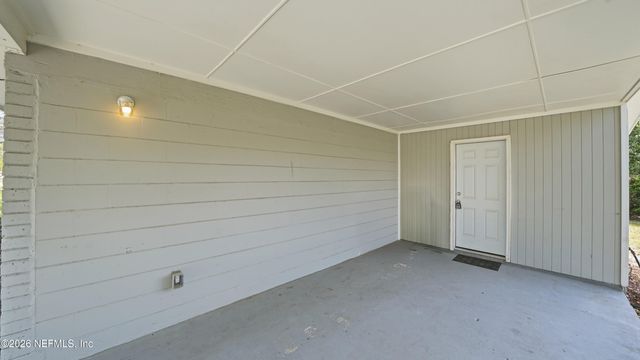 586 MADEIRA Drive, Orange Park, FL 32073