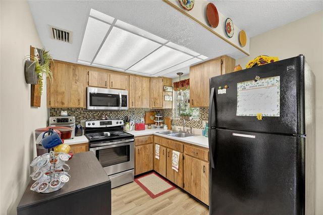205 WENDEL AVENUE, Lithia, FL 33547