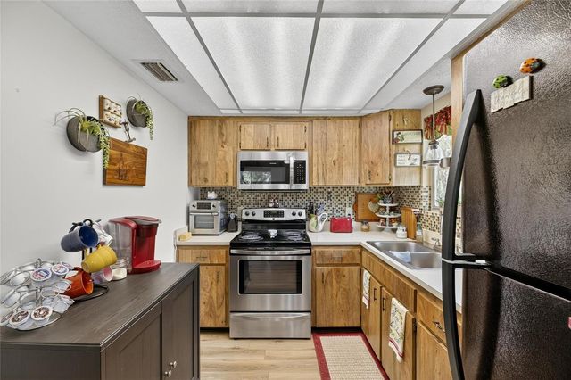 205 WENDEL AVENUE, Lithia, FL 33547