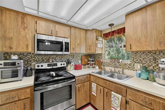 205 WENDEL AVENUE, Lithia, FL 33547