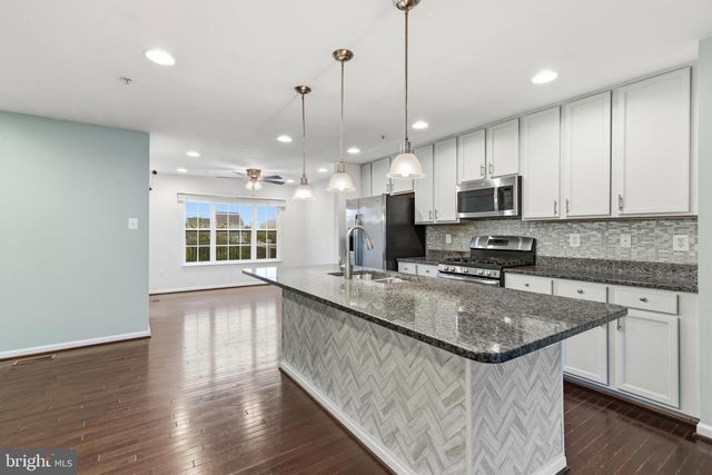 8529 STANSBURY LAKE DR, Baltimore, MD 21222