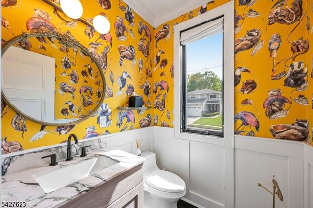 67 Westervelt Pl, Cresskill Boro, NJ 07626