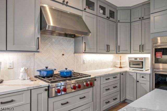 67 Westervelt Pl, Cresskill Boro, NJ 07626