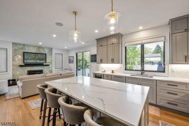 67 Westervelt Pl, Cresskill Boro, NJ 07626