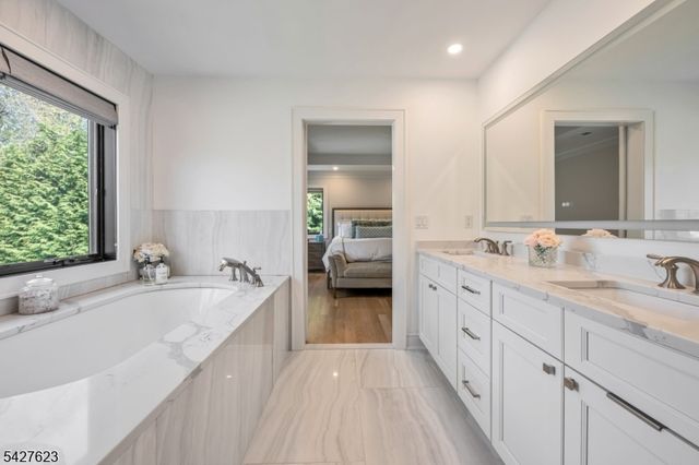 67 Westervelt Pl, Cresskill Boro, NJ 07626