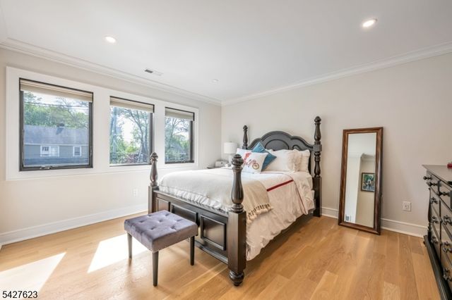 67 Westervelt Pl, Cresskill Boro, NJ 07626