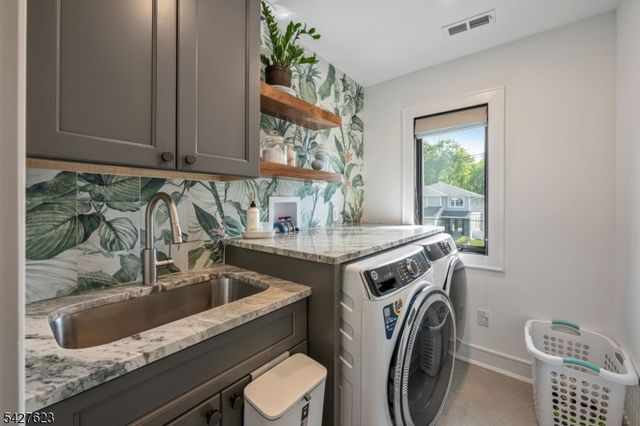 67 Westervelt Pl, Cresskill Boro, NJ 07626