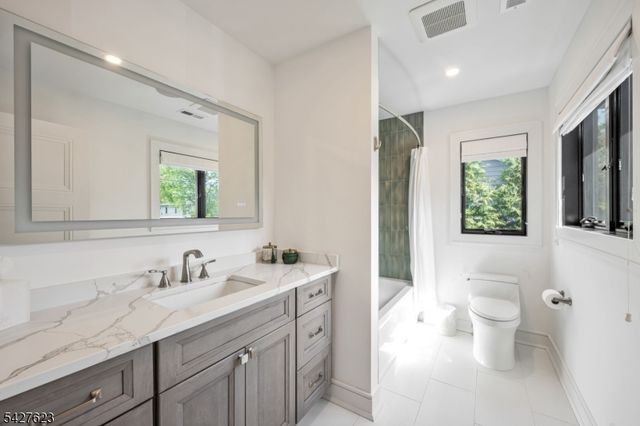 67 Westervelt Pl, Cresskill Boro, NJ 07626
