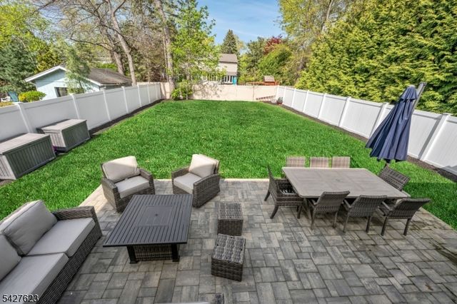 67 Westervelt Pl, Cresskill Boro, NJ 07626