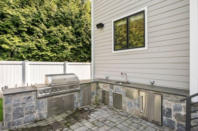 67 Westervelt Pl, Cresskill Boro, NJ 07626