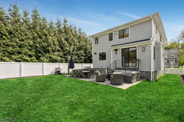 67 Westervelt Pl, Cresskill Boro, NJ 07626